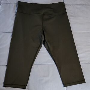 ZYIA Black Capri Leggings